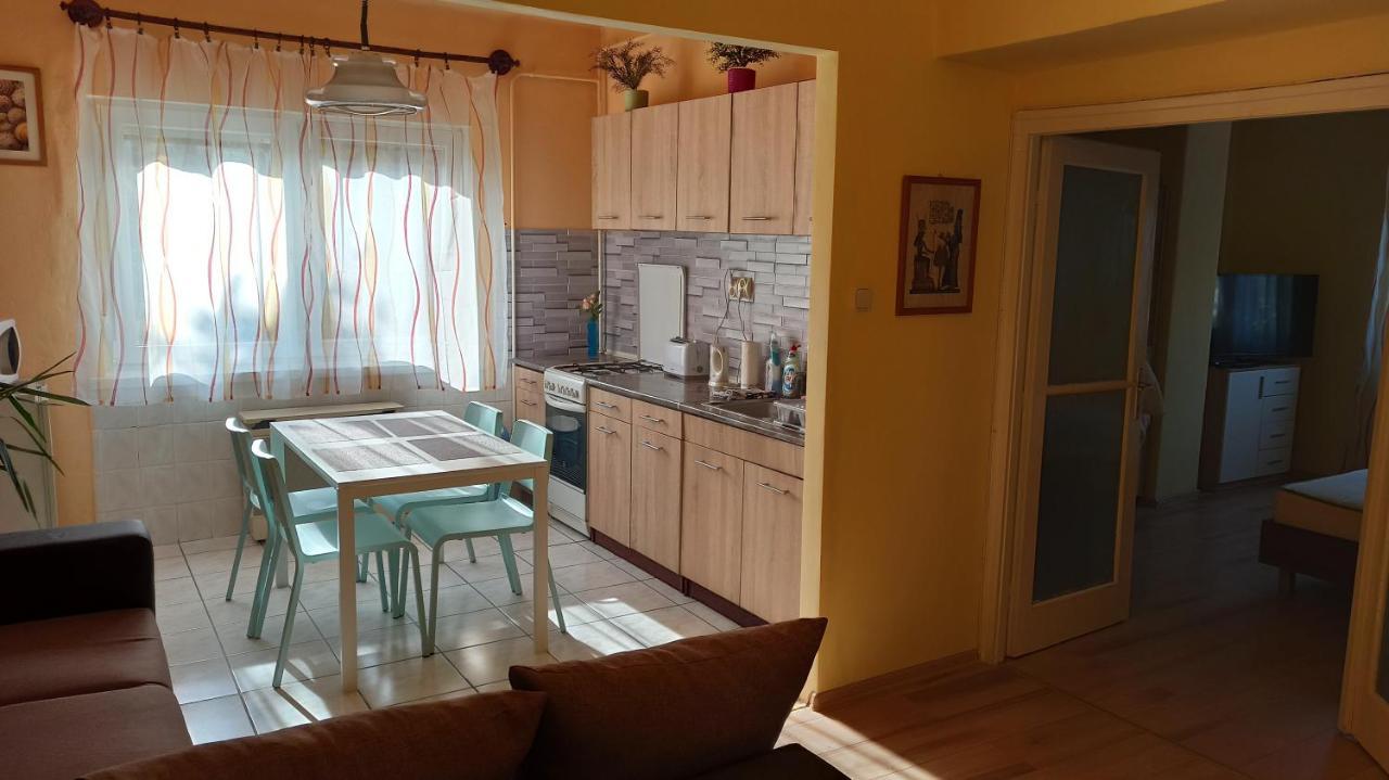 Centrum 2 Apartman Solnok Dış mekan fotoğraf